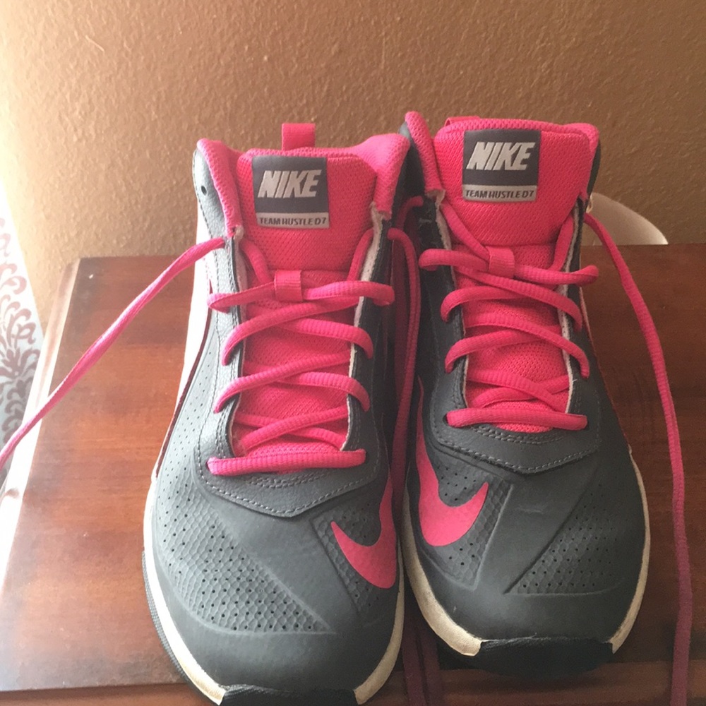 Women’s Nike Tennis shoes